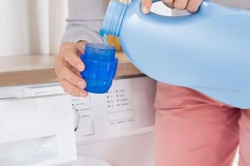 Mẹo dùng nước xả vải vừa tiết kiệm, vừa thơm lâu lại không tổn hại máy giặt