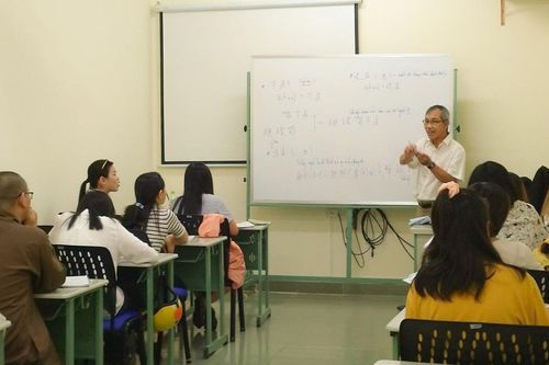 Siết chuẩn đầu ra ngoại ngữ