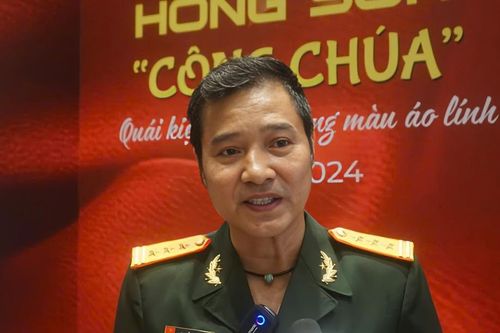 Hồng Sơn kể lại tin đồn thất thiệt dính líu với Năm Cam năm xưa
