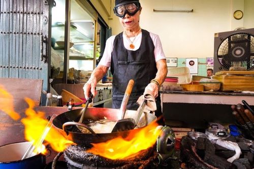 Chủ quán ăn 1 sao Michelin ở Thái Lan tuyên bố đã bị hiểu nhầm