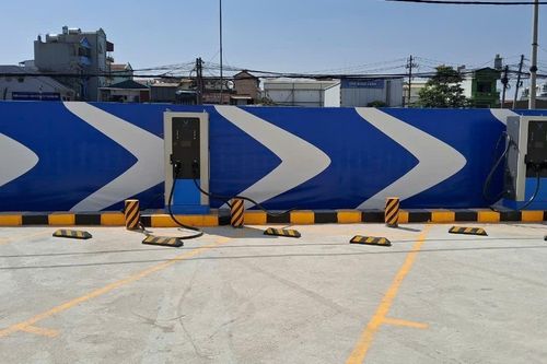 Những cái bắt tay để phát triển ôtô điện