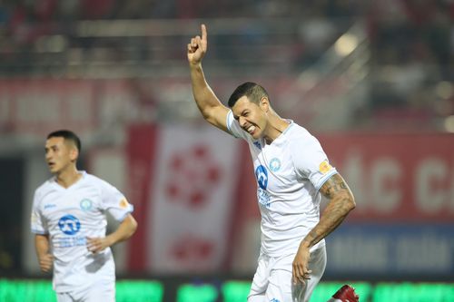Hendrio tỏa sáng giúp Nam Định vào top 3 V.League
