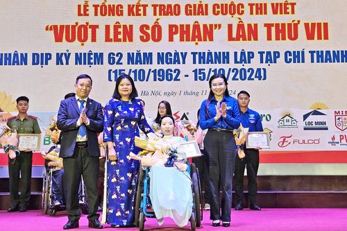 Gần 1.000 tác phẩm tôn vinh những tấm gương 'Vượt lên số phận'
