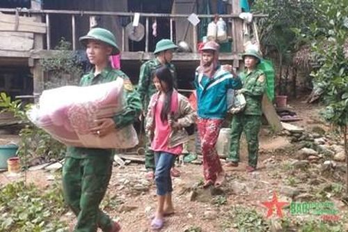 Quảng Bình: Di dời khẩn cấp 13 hộ dân để phòng, tránh nguy cơ sạt lở