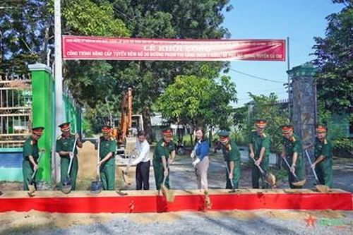 Khối thi đua Quân sự địa phương Quân khu 7 thực hiện công trình giao thông nông thôn