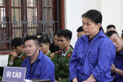 'Ăn cám trả vàng'!