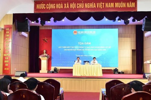 Góp ý xây dựng khung năng lực số cho người học