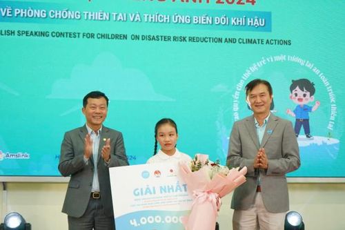 Trao giải cuộc thi hùng biện bằng tiếng Anh về phòng chống thiên tai và thích ứng với biến đổi khí hậu 2024