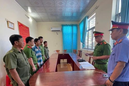 Bắt giam 3 đối tượng bán đất rừng phòng hộ để lừa đảo