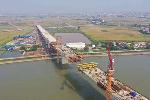 Cầu vượt sông Đáy trị giá gần 1.500 tỷ đồng, kết nối Nam Định và Ninh Bình gấp rút chuẩn bị hợp long