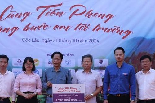 Cùng Tiền Phong nâng bước em tới trường: Trao tình thương và nghị lực sống
