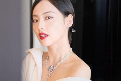 Trương Gia Nghê thoát lệnh cấm sóng
