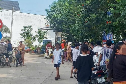 Xác minh vụ thiếu nữ bị đánh hội đồng, lột hết quần áo
