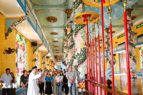 Khám phá kiến trúc độc đáo Tòa Thánh Cao Đài Tây Ninh