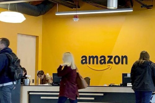 Các tập đoàn công nghệ Amazon và Apple 'ăn nên làm ra' trong quý vừa qua