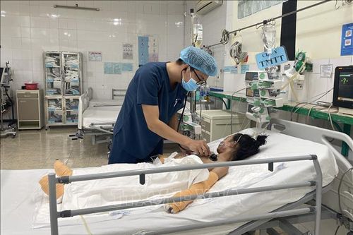 Vụ cháy nhà dân tại Đồng Nai: Điều trị tích cực cho bệnh nhi bị sốc bỏng