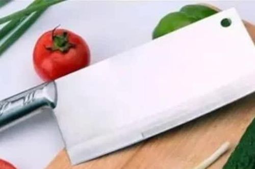 Công dụng của những lỗ nhỏ trên con dao làm bếp là gì? Dùng dao làm bếp nhiều năm như vậy, tôi chỉ biết có 7 chức năng, rất thực tế