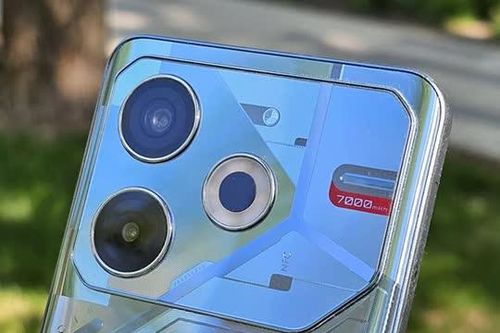 Smartphone gaming thiết kế siêu đẹp, RAM 8 GB, pin 7.000 mAh, giá 4,59 triệu đồng tại Việt Nam