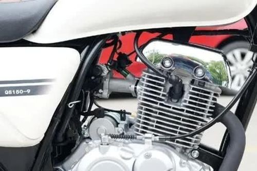 Rẻ hơn cả Honda Future, Suzuki ra mắt 'vua côn tay' 150cc giá 28,5 triệu đồng, hạ gục Yamaha Exciter