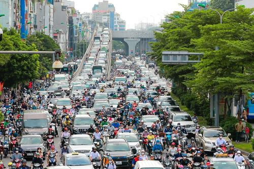 Hà Nội tính hạn chế phương tiện giao thông gây ô nhiễm tại 12 quận nội thành từ 2025