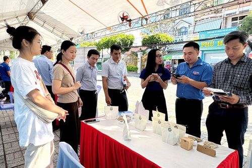 Thanh niên An Giang với chuyển đổi số và thanh toán không dùng tiền mặt