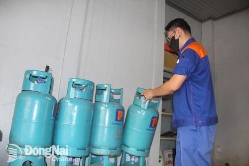 Giá gas bán lẻ tiếp tục tăng tháng thứ 4 liên tiếp