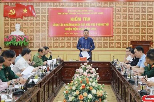 Kiểm tra chuẩn bị diễn tập khu vực phòng thủ huyện Mộc Châu