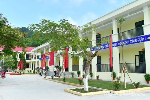 Khang trang trường lớp mới