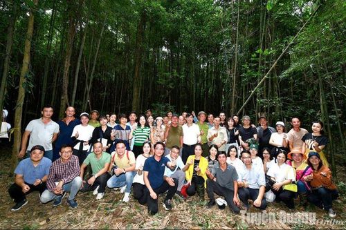 Tour du lịch leo núi Hồng