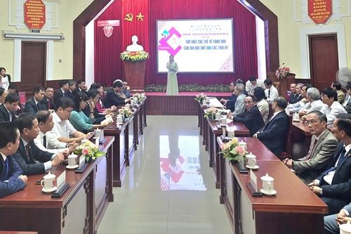 Đại học Huế gặp mặt các thế hệ lãnh đạo qua các thời kỳ