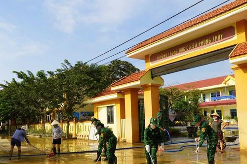 Trường học vùng lũ Quảng Bình sớm đón học sinh trở lại học tập