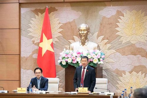 Chủ nhiệm Ủy ban Đối ngoại Vũ Hải Hà gặp mặt Trưởng các cơ quan đại diện Việt Nam ở nước ngoài