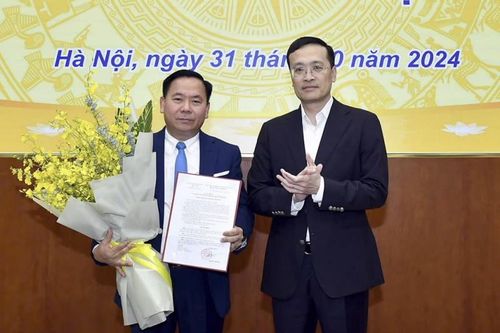 Công bố Quyết định giao quyền Chánh Thanh tra, giám sát ngân hàng