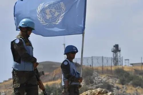 Israel phá hủy cơ sở của LHQ, Hezbollah phản công dữ dội