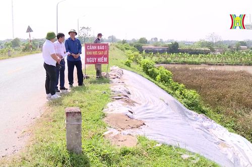 Khẩn cấp xây dựng, ngăn chặn sạt lở mái đê | Chính quyền đô thị | 01/11/2024