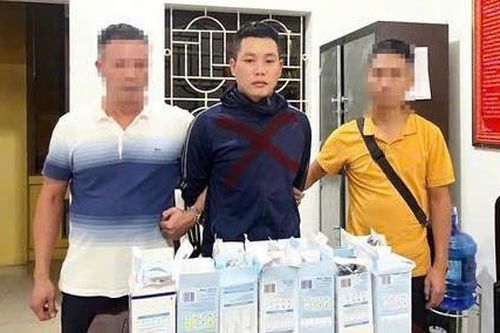 Bắt lượng lớn ma túy giấu trong hộp sữa vận chuyển qua sân bay Nội Bài