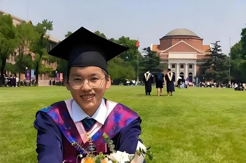 Nộp bài thi sớm để về bê gạch thuê, nam sinh vẫn đỗ đại học top đầu thế giới