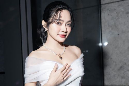 MC Thu Thủy trở lại dẫn dắt Tuần lễ thời trang quốc tế Việt Nam