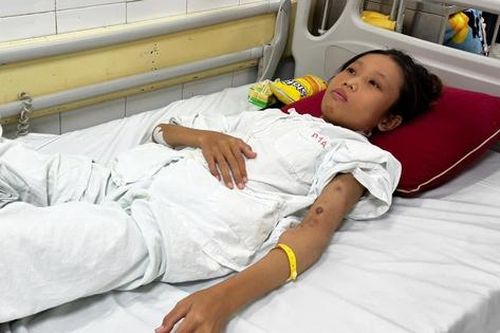 MS 963: Xót xa hoàn cảnh cô gái trẻ bị suy thận, phải thay khớp háng nhiều lần cần sự giúp đỡ