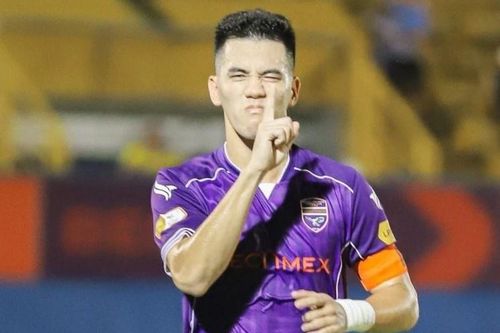 Tiến Linh thăng hoa tại V.League