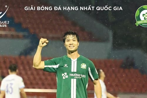 Công Phượng ghi bàn ở cự ly 30m, một tay giúp đội nhà thắng trận đầu tiên ở giải hạng Nhất và bay cao trên BXH