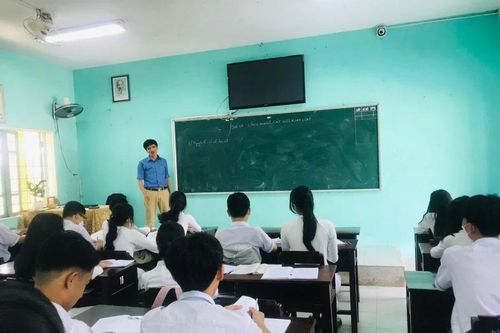 Giúp học sinh đạt điểm cao môn Toán thi tốt nghiệp THPT từ năm 2025