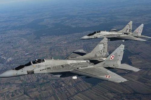 Ba Lan nêu điều kiện chuyển giao phi đội máy bay chiến đấu cho Ukraine