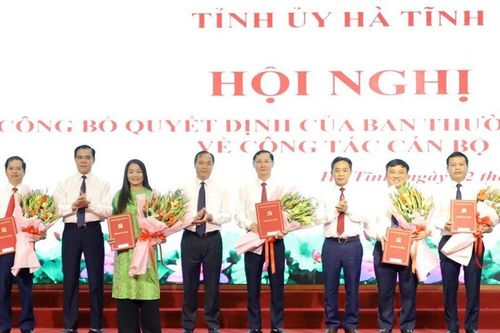 19 cán bộ chủ chốt của Hà Tĩnh được luân chuyển, điều động