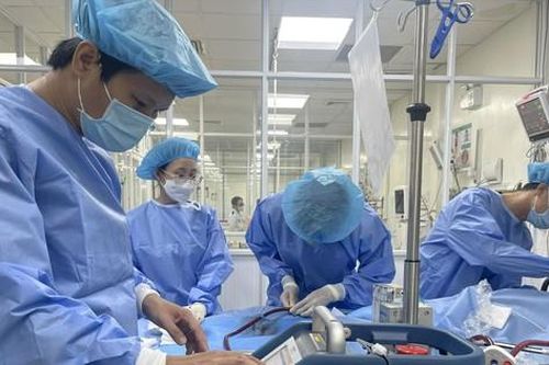 Cẩn trọng với giấc mơ hóa 'thiên nga': Phẫu thuật thẩm mỹ tay ngang