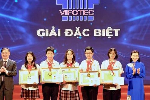 Thuốc trừ sâu từ hạt bình bát, than từ lá cọ... giành giải Sáng tạo thanh thiếu niên toàn quốc