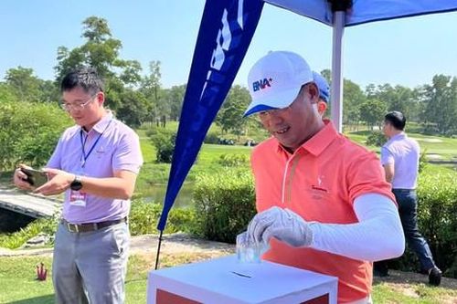 Lan tỏa chương trình 'Cùng Tiền Phong nâng bước em tới trường' tại Tiền Phong Golf Championship