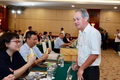 Bầu Đức tặng 1 triệu quả chuối cho người dân TP.HCM