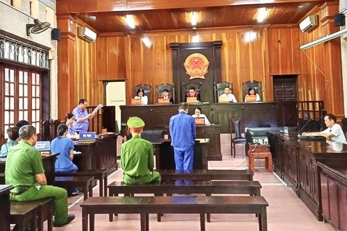 Tòa phúc thẩm chấp nhận đề nghị của đại diện Viện cấp cao 1, giảm một phần hình phạt cho bị cáo
