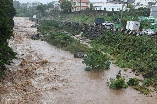 Hàn Quốc: Đảo Jeju ngập lụt do trận mưa lớn nhất trong 101 năm qua